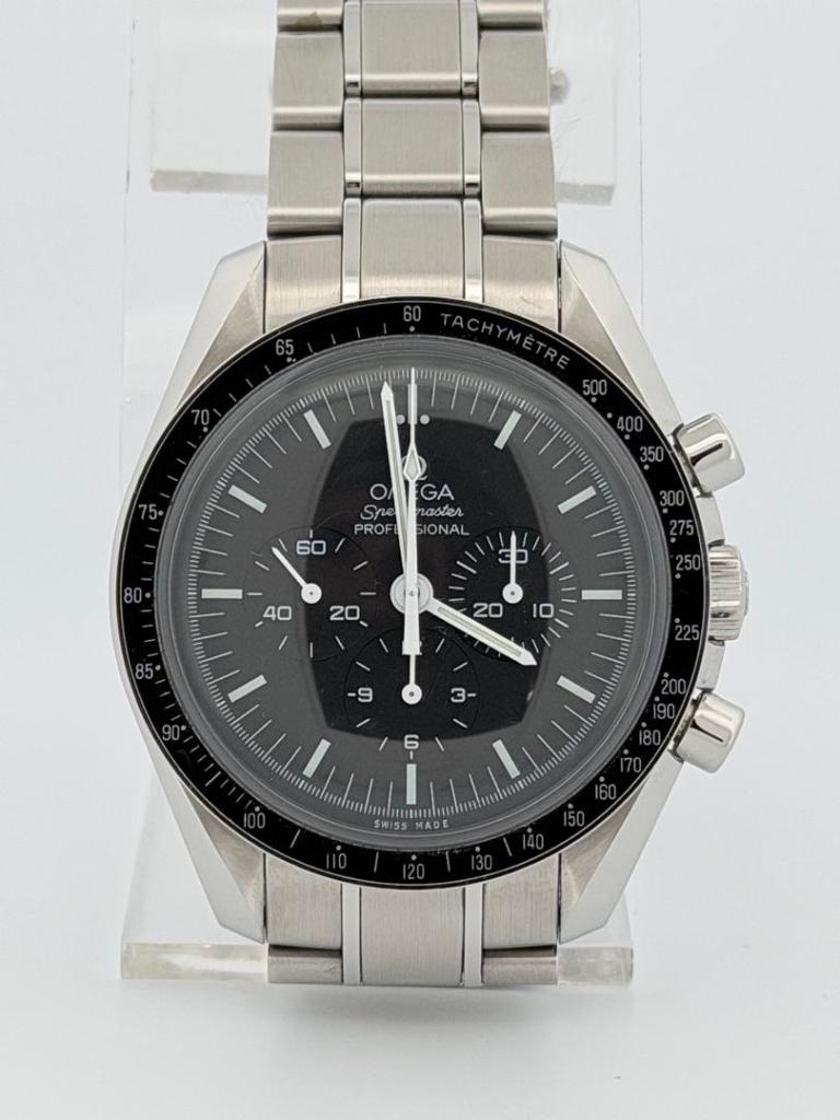 Omega _ Speedmaster Professional Moonwatch _ Ref. 3570.50.00 _ 42mm _ Black Dial _ Chronograph _ Stainless Steel Bracelet _ Naked