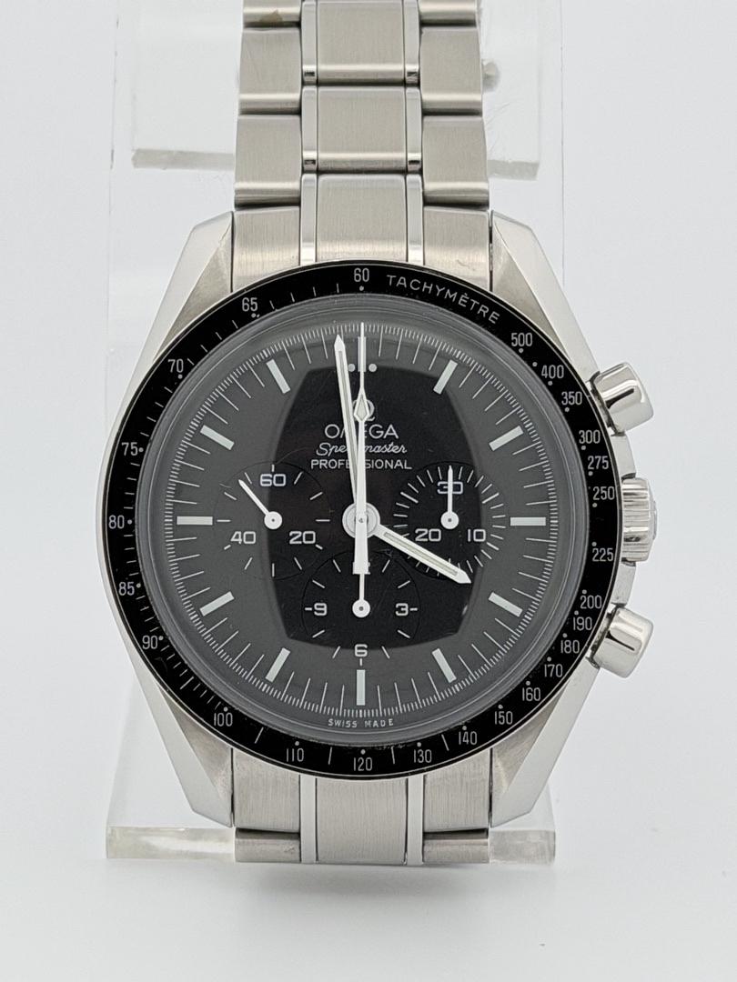 Omega _ Speedmaster Professional Moonwatch _ Ref. 3570.50.00 _ 42mm _ Black Dial _ Chronograph _ Stainless Steel Bracelet _ Naked